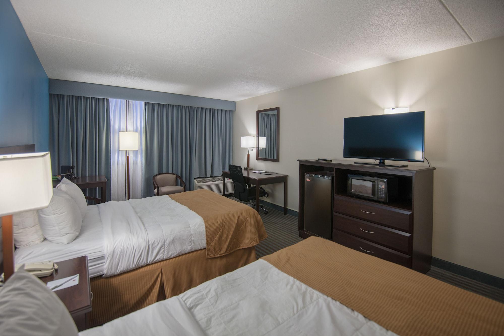 Ramada By Wyndham Cedar Rapids Hotel Exterior foto