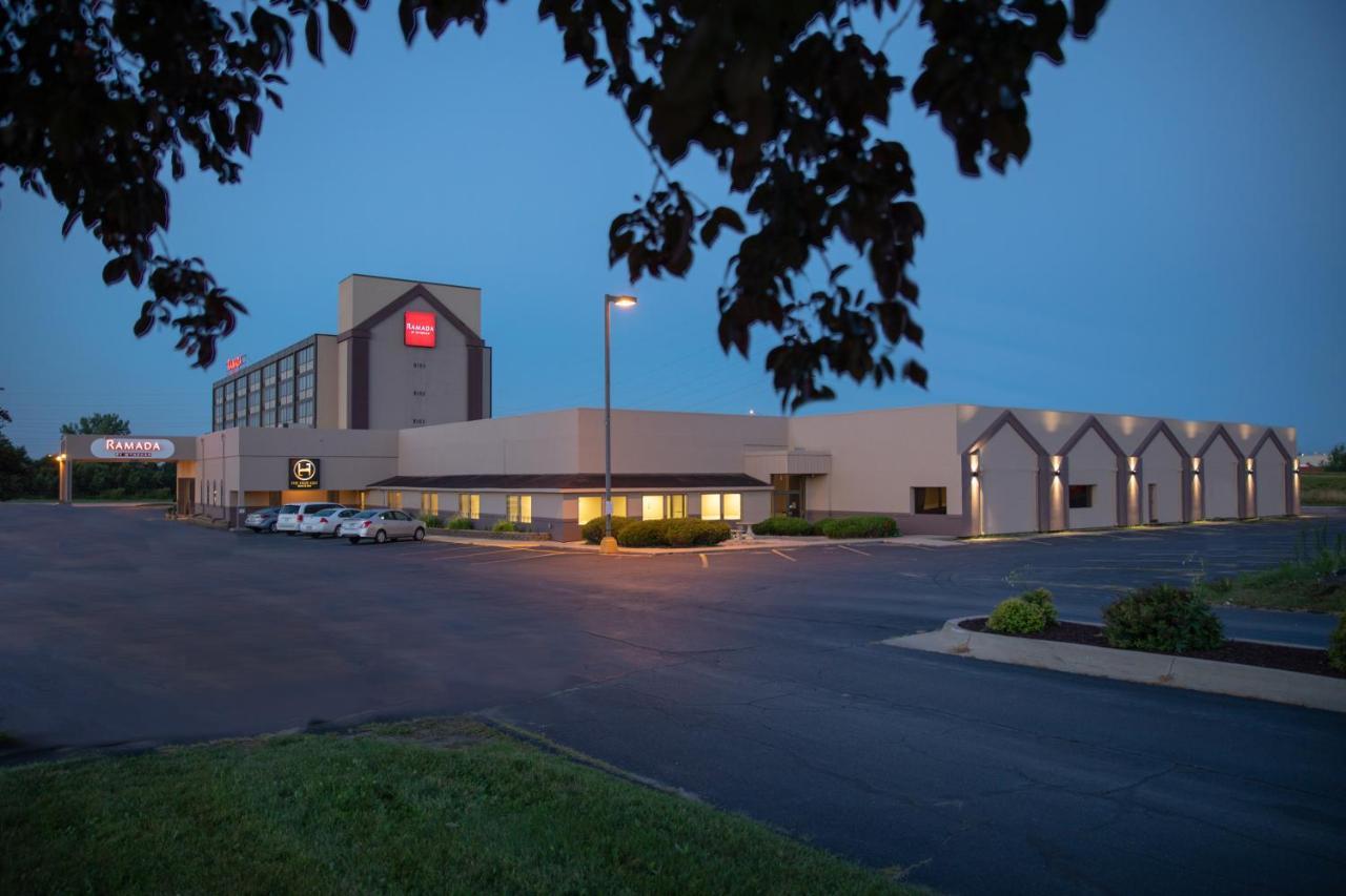 Ramada By Wyndham Cedar Rapids Hotel Exterior foto
